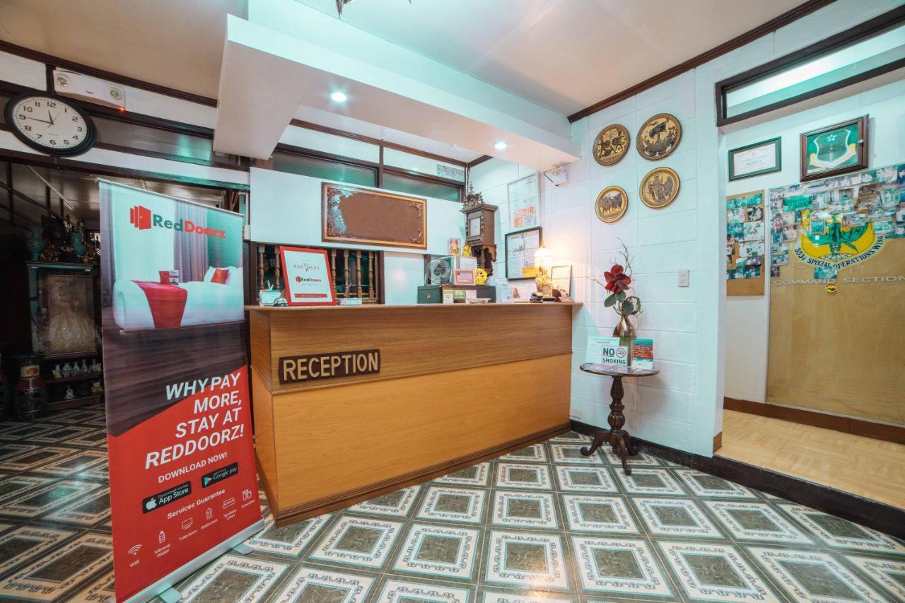 Reddoorz At La Casa Guesthouse Former Reddoorz At Tamarind Street Angeles City Екстер'єр фото